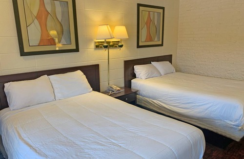 Grissom - Highland Hotel | 2 Double Beds Non Smoking, Red Carpet Inn, Microwave, Near VT Campus | 2 Units