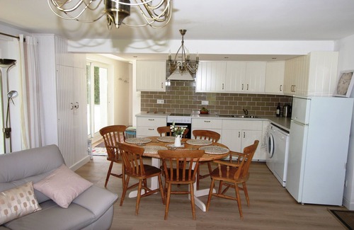 Nampont House | 2 ensuite bedrooms, a spacious, well appointed Gîte overlooking the River Authie