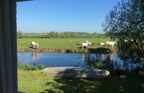 Nampont House | 2 ensuite bedrooms, a spacious, well appointed Gîte overlooking the River Authie