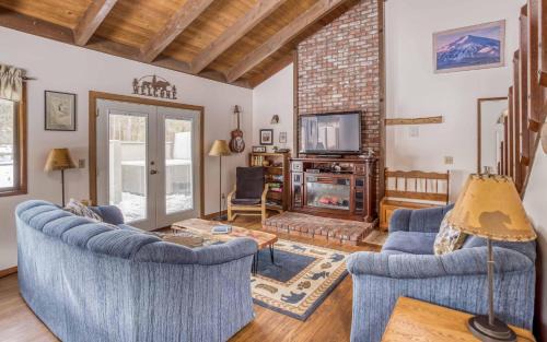 Tennis Village House | 2 Fawn Lane - Meredith Lodging