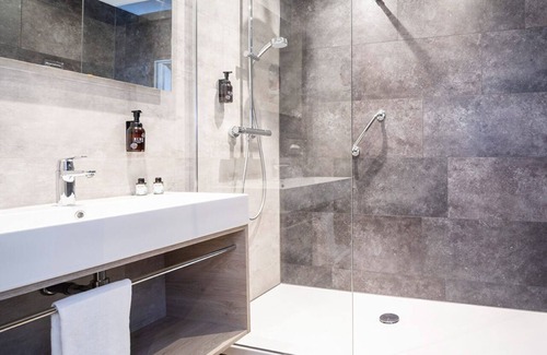 Doorwerth Hotel | 2 Forest Rooms - Experience with Modern Comfort, Close to Arnhem