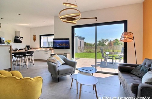 Telgruc-sur-Mer House | 2-Gite 4* NEUF avec SPA intérieur - Jardin clos - mer : Phare de la Jument (2)