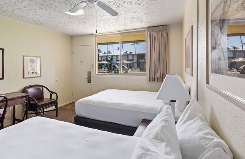 Kahului Hotel | 2 Great Units Fit for Families! Outdoor Pool, Minutes to Kanaha Beach Park!
