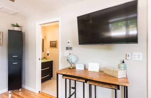 West Ashley Apartment | 2~Hidden Gem~ Studio 2 is located 4 miles from Downtown Charleston-West Ashley