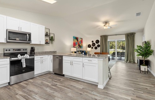 Port Charlotte House | 2 homes in 1! Ideal for several families! 6bdrms. 10 beds! Heated pool sleeps 12