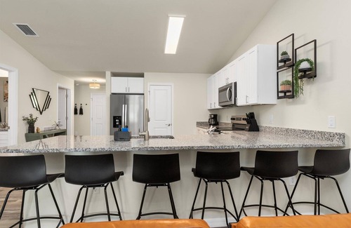 Port Charlotte House | 2 homes in 1! Ideal for several families! 6bdrms. 10 beds! Heated pool sleeps 12