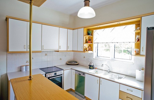 Stylida Villa | 2 hours from Athens. 150 meters from the sea, real Greece, amazing location