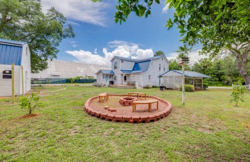 Brunswick House | 2 Houses 20 Mins to Beach - Sleeps 16