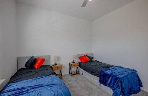 Southeast Houston Apartment | 2 Houses for Large Groups Near NRG, Toyota Stadiums