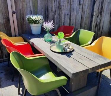 Dirkshorn Villa | 2 huizen naast elkaar honden welkom omheinde tuin sauna buitenbad 10 personen