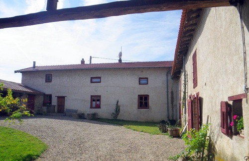 Saint-Cyr-les-Vignes Cottage | 2 independent gites in the hamlet of Granges