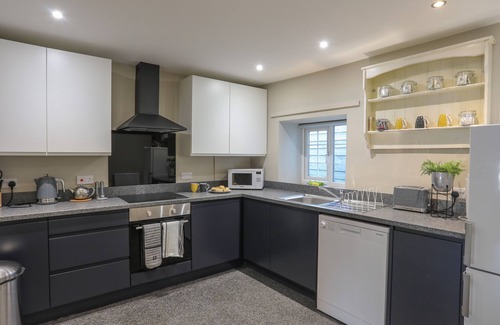 Corwen Cottage | 2 IVY HOUSE, pet friendly, character holiday cottage in Corwen