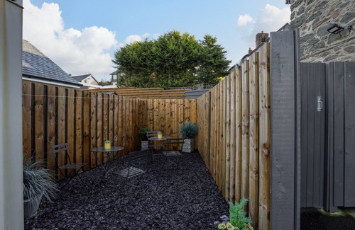 Corwen Cottage | 2 IVY HOUSE, pet friendly, character holiday cottage in Corwen