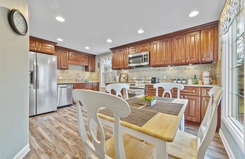 Peachtree City House | 2 King Beds , 8 miles to Trilith, Pets friendly, Quiet neighborhood