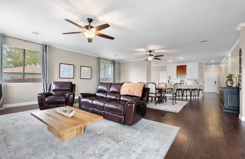 Buda House | 2 King Beds in this relaxing home on the greenbelt.