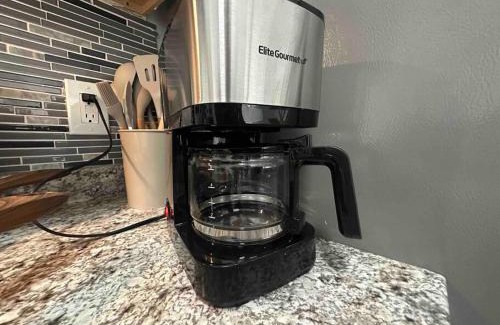 Rotterdam Apartment | 2 KING Beds WD Parking Stylish GREAT VALUE