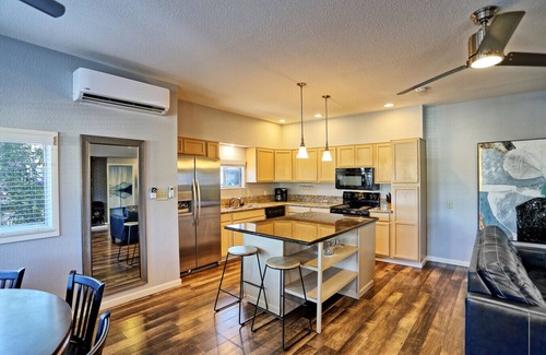 Sparks House | 2 Kings & 2 Queens, Sparks Vacation Vibes