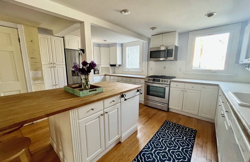 Ocean Grove House | “2 KITCHENS” in Enchanting Victorian With Ocean Views ~ Steps To The Beach