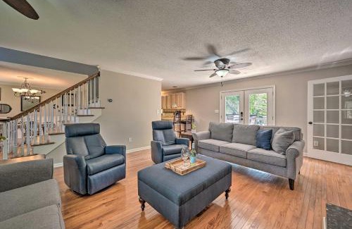 Clemson Villa | 2 Mi to Clemson Central Villa with Deck, Near Lakes