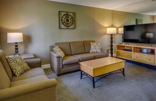 Indio Apartment | 2 Mi to Coachella and Stagecoach Condo with Pool
