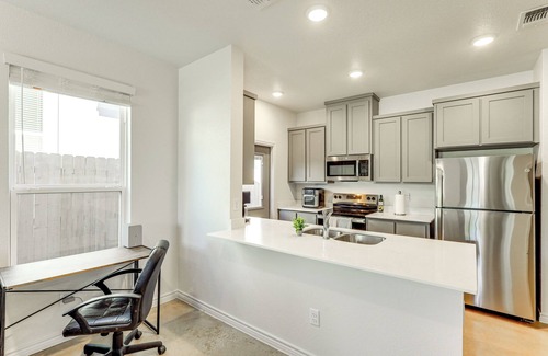 Temple House | 2 Mi to Downtown Temple: Newly Built Townhome!