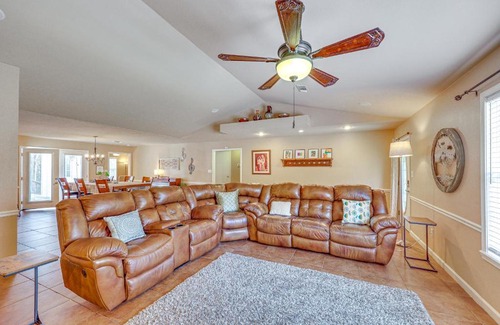 El Dorado House | 2 Mi to Downtown Work and Play at El Dorado Getaway