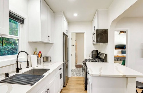 Eastside House | 2 Mi to Dtwn Long Beach: Sleek Retreat w/Patio!