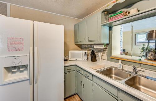 Newark House | 2 Mi to Dtwn Newark Pet-Friendly Home!