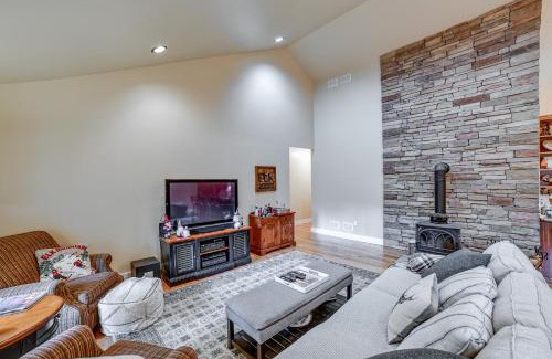 Union Dale House | 2 Mi to Elk Mountain Secluded Union Dale Home!