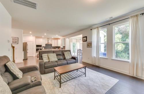South Belmont House | 2 Mi to Historic Dtwn Belmont Family Gem with Patio