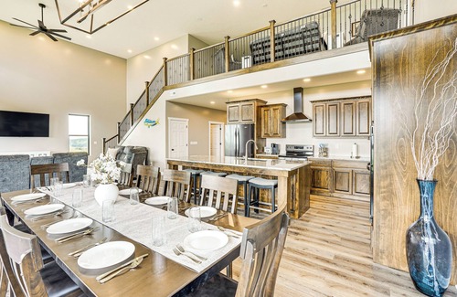 Crofton House | 2 Mi to Lewis and Clark Lake: Spacious Getaway