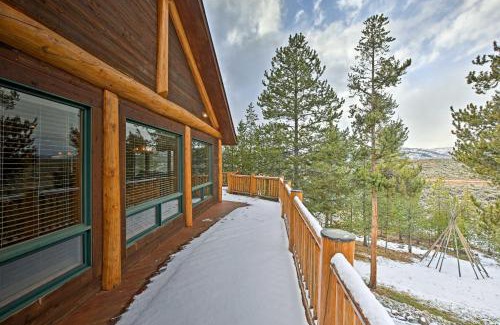 Innsbruck Val Moritz House | 2 Mi to Skiing Mtn-View Home with Deck in Granby!