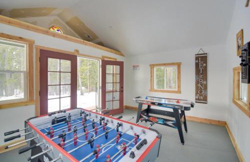 Saint Mary's House | 2 Mi to St Marys Glacier Modern Cabin with Hot Tub
