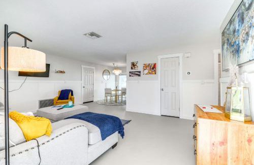 Crystal River House | 2 Mi to Three Sisters Springs Home with Patio