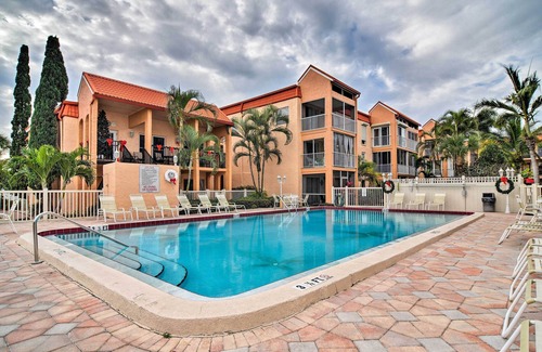 St. Pete Beach Condo | < 2 Mi to Upham Beach: Colorful Bungalow w/Pool