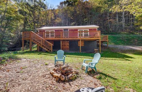 Warm Springs House | 2 Mi to Warm Springs Pools Home with Large Yard!