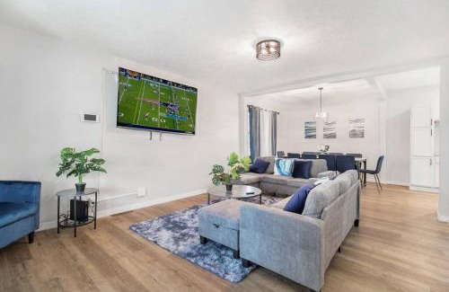 Near Northwest Villa | 2 Miles from NOTRE DAME - Brand New Spacious House