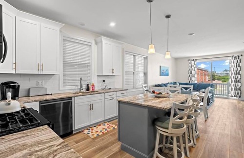 Seaside Heights House | 2 min from Beach, Ocean View , 5 BR, 4 Bth, 3 Car Parking
