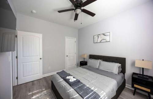 Burlington House | 2 Min to Downtown - 9 to Elon - Fast Wi-Fi