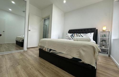 Canterbury Apartment | 2 Min Train Station, 9 kms to sydney CBD