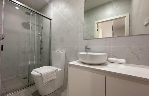 Canterbury Apartment | 2 Min Train Station, 9 kms to sydney CBD