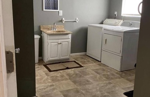Darfork Apartment | 2 minute drive to ARH Hospital and UK n2 minute walk to Perry County Park
