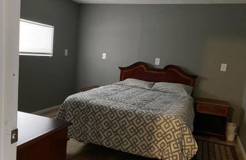 Darfork Apartment | 2 minute drive to ARH Hospital and UK n2 minute walk to Perry County Park