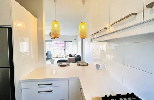 Cottesloe Apartment | 2 minute walk from the Waters Edge