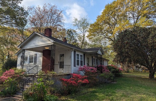 Greenville House | 2 minutes to Hwy 85 or Prisma Health