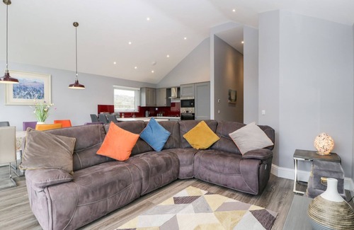 Morebath Cottage | 2 OAK PARK, family friendly, with hot tub in Bampton, Devon