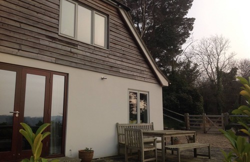 Midhurst Cottage | 2 (or 3) Bedroom self catering cottage in a quiet location with stunning views