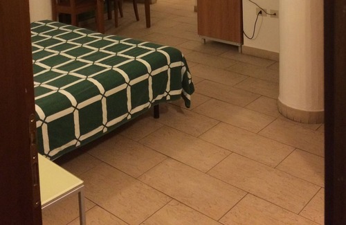 Santa Maria Novella Apartment | 2 pax studio, week lease, all utilities included