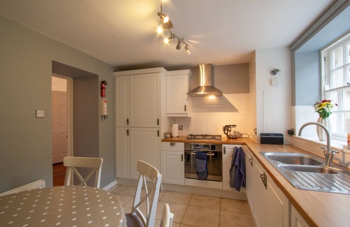 South Charlton House | 2 Percy Cottages, minutes walk from Alnwick Castle