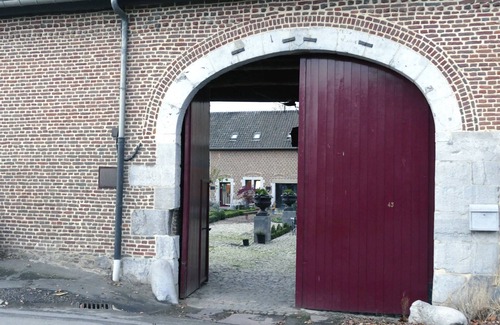 Richelle Apartment | 2-person apartment in the old farm Cour D'Aix
